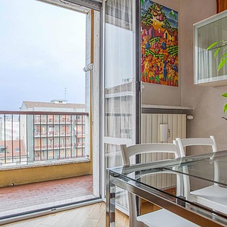 Апартаменты Joivy Vibrant Flat With Balcony Милан Экстерьер фото